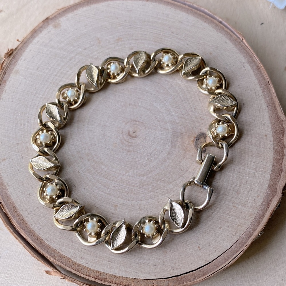 VTG- Goldette NY- 1950s-‘60s Delicate Articulated Link Floral Bracelet